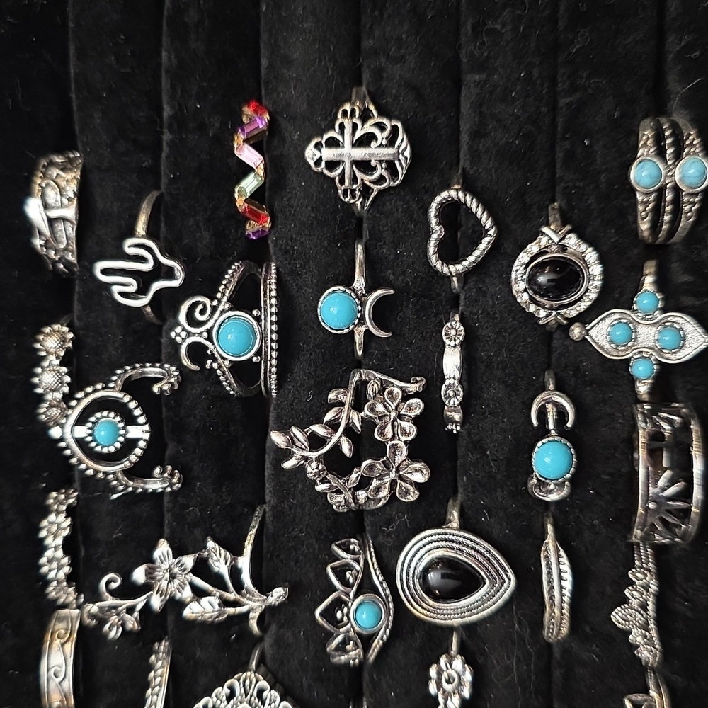 Lot of 30pcs fashion rings - Picture 3 of 3